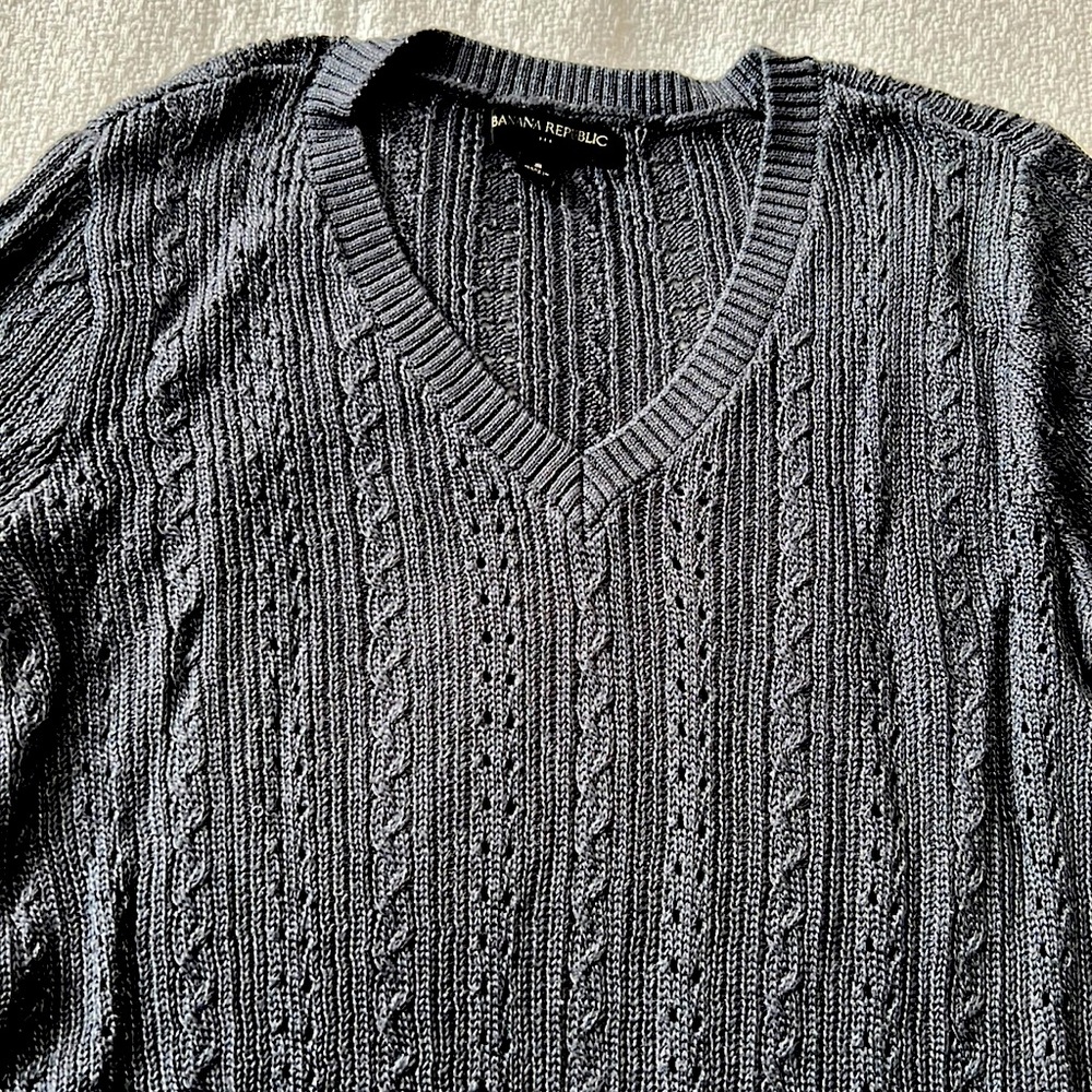 Banana republic charcoal  gray sweater size small